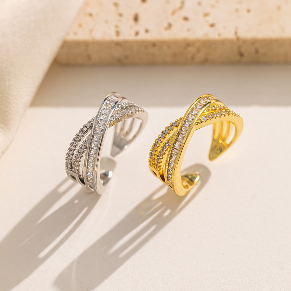 Anello da donna minimalista geometrico in acciaio al titanio con placcatura sotto vuoto, fascia aperta regolabile