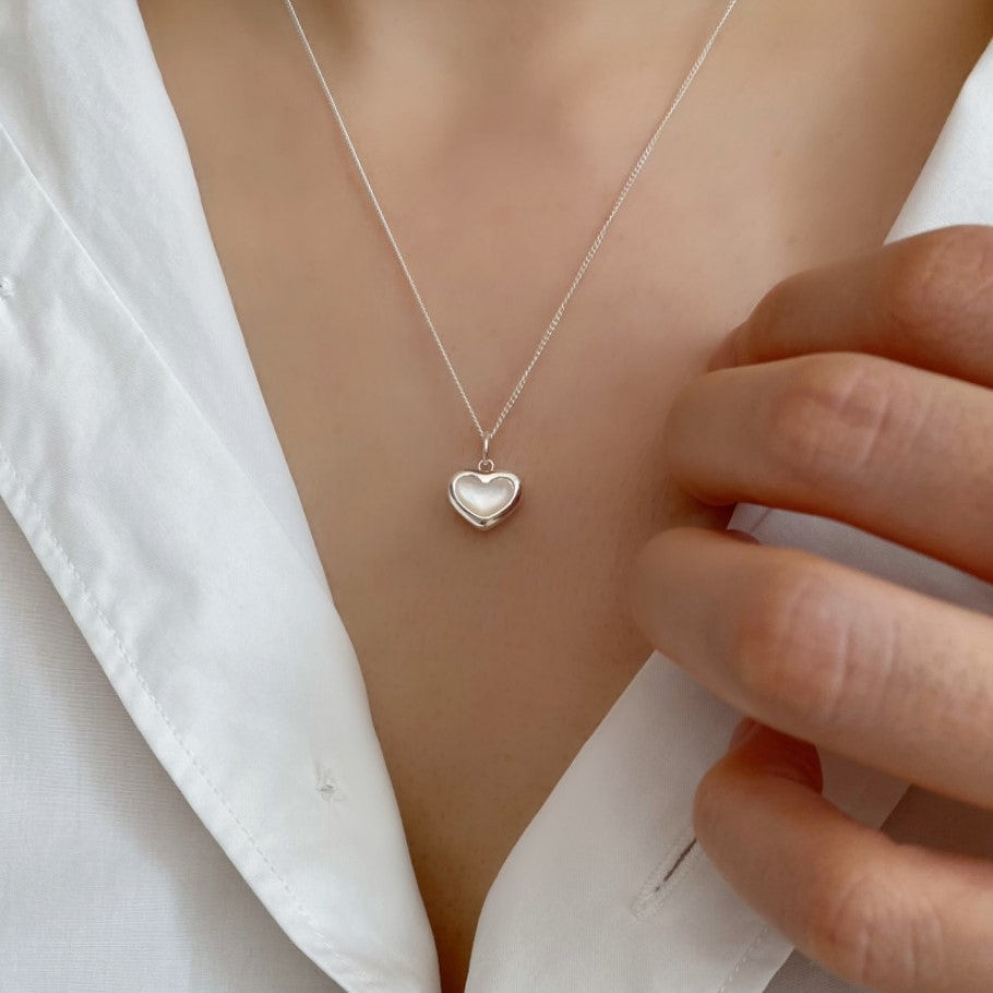 Collana con pendente a forma di conchiglia a cuore, rotondo, minimalista, naturale in argento sterling 925 con catena intrecciata