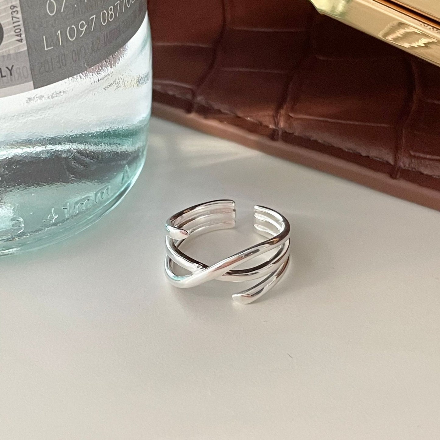 Anello Minimalista in Argento da Donna con Design a Linea Geometrica e Forma a Lettera in Argento Sterling 925