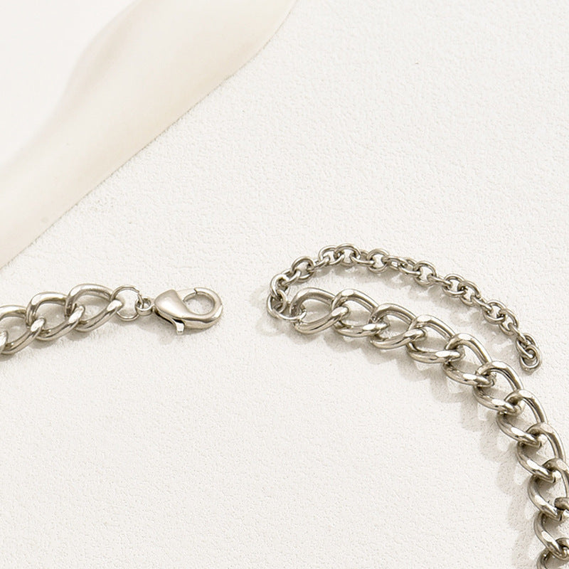 Collar con colgante geométrico en forma de rombo en U minimalista de moda para mujer con cadena de aleación y diamantes de imitación pavé