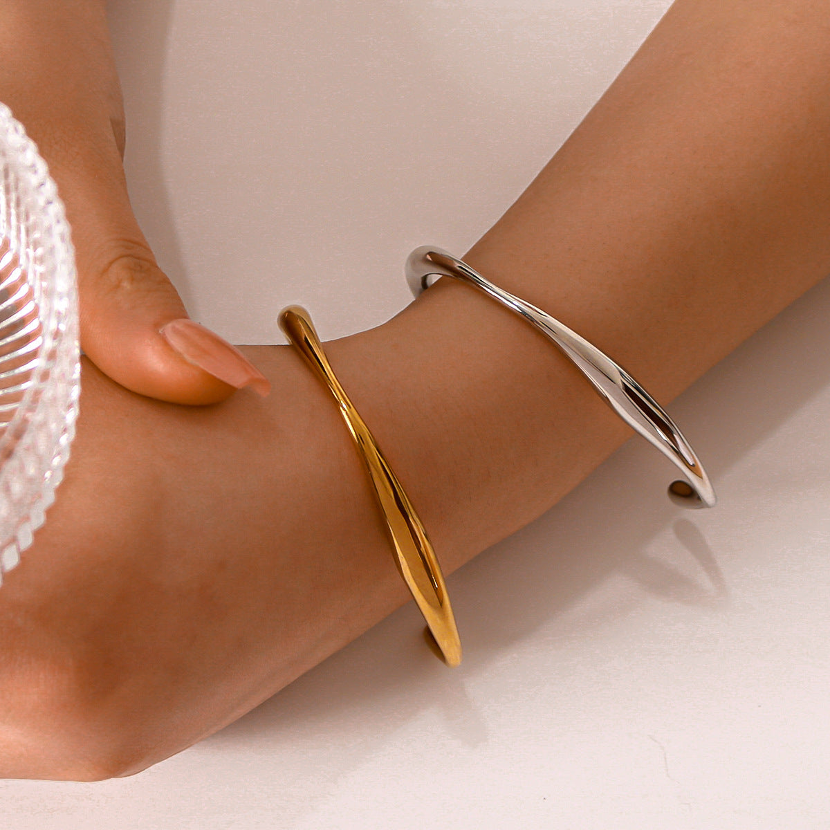 Irregular Shape Titanium Steel Bracelet for Women with 18K Gold Plating Minimalist Fashion Accessory