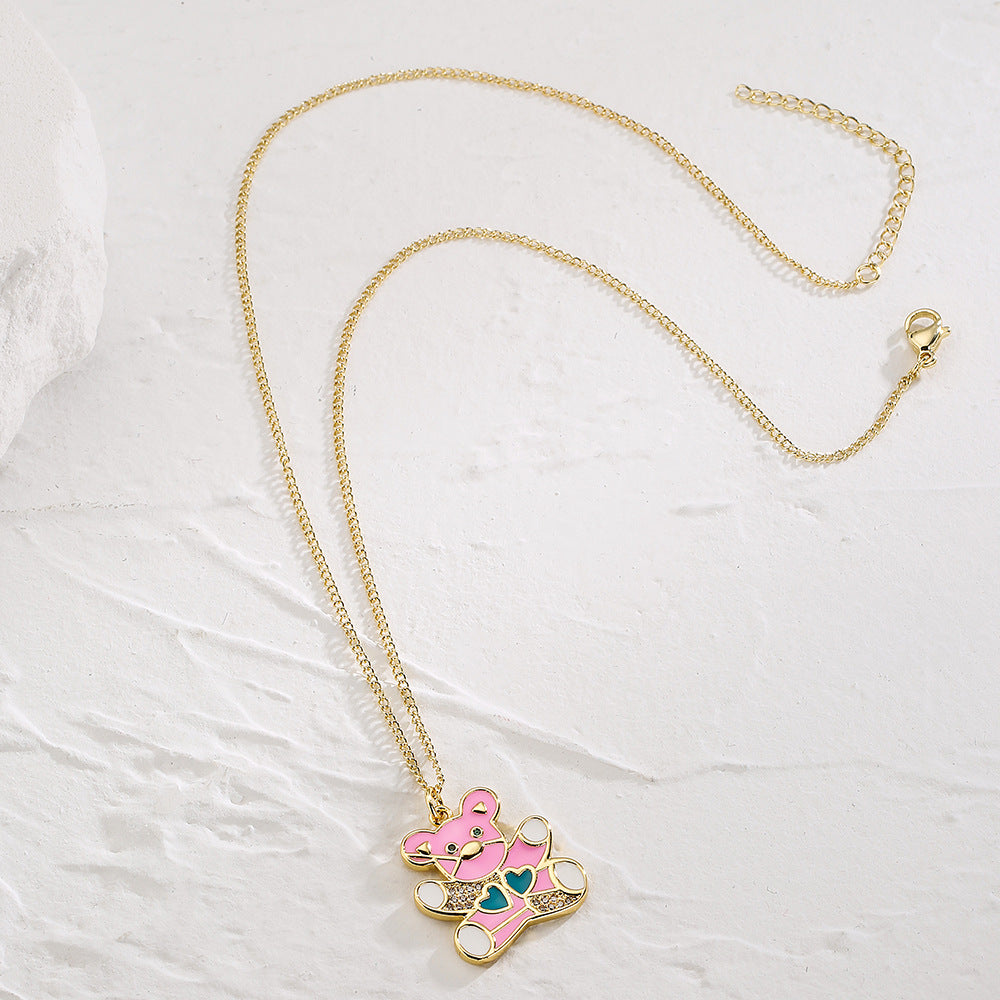 Collana con Pendente Orsetto Carino da Donna Realizzata in Rame con Placcatura in Oro 18K e Finitura a Smalto con Accenti in Zirconi Cubici