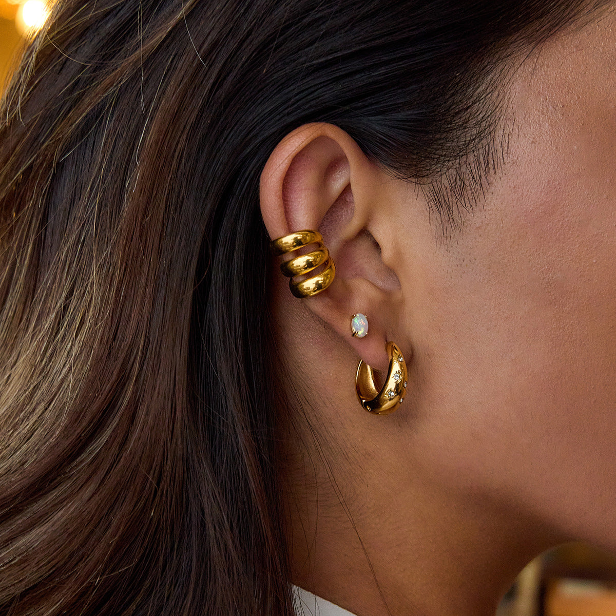 Orecchini a perno geometrici minimalisti in acciaio inossidabile con intarsio di strass, perno in titanio ipoallergenico, orecchini di lusso leggeri da donna
