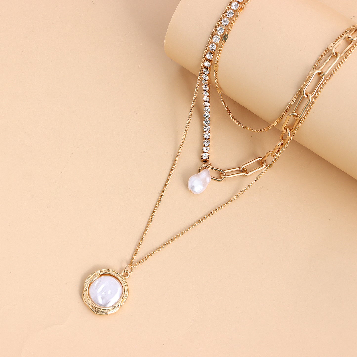 Geometric Pendant Necklace for Women with Alloy Pendant and Rhinestone Accents, Electroplated Multi-Layer Clavicle Chain in Natural and Minimalist Style