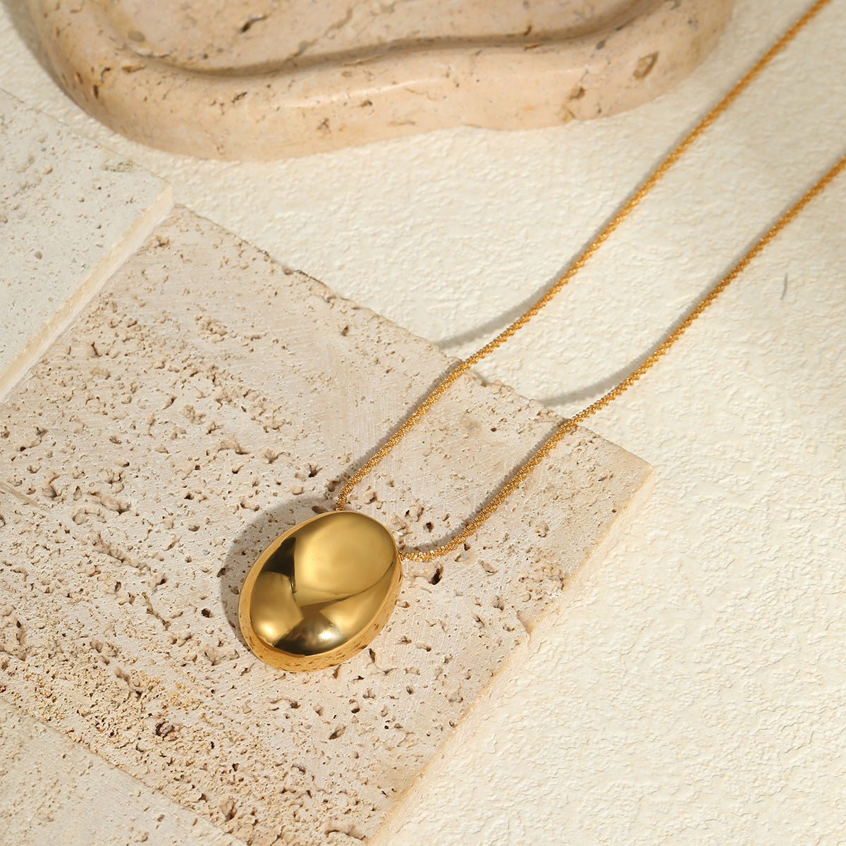 Collana con pendente geometrico alla moda da donna in acciaio inossidabile placcato oro 18 carati