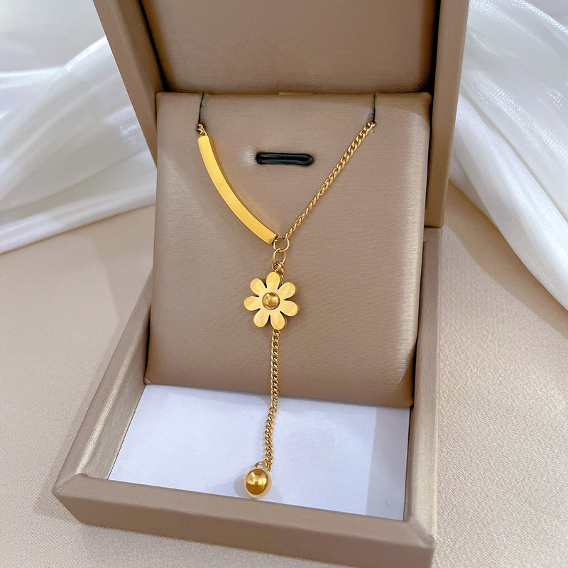 Collana con ciondolo floreale geometrico minimalista da donna e da uomo in acciaio al titanio con placcatura in oro su catena di perline
