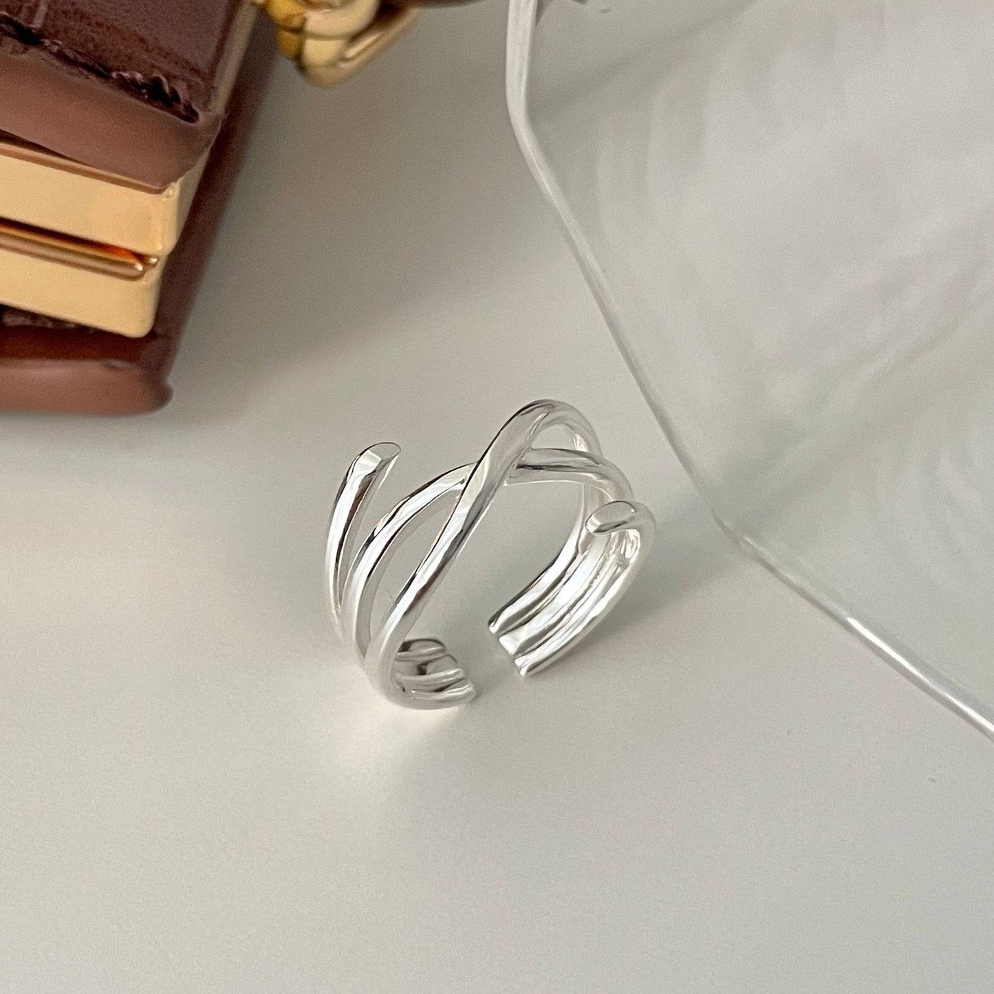 Anello Minimalista in Argento da Donna con Design a Linea Geometrica e Forma a Lettera in Argento Sterling 925