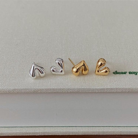 Pendientes de Plata de Ley 925 con Diseño Minimalista en Forma de Corazón para Mujer con Acabado Artesanal