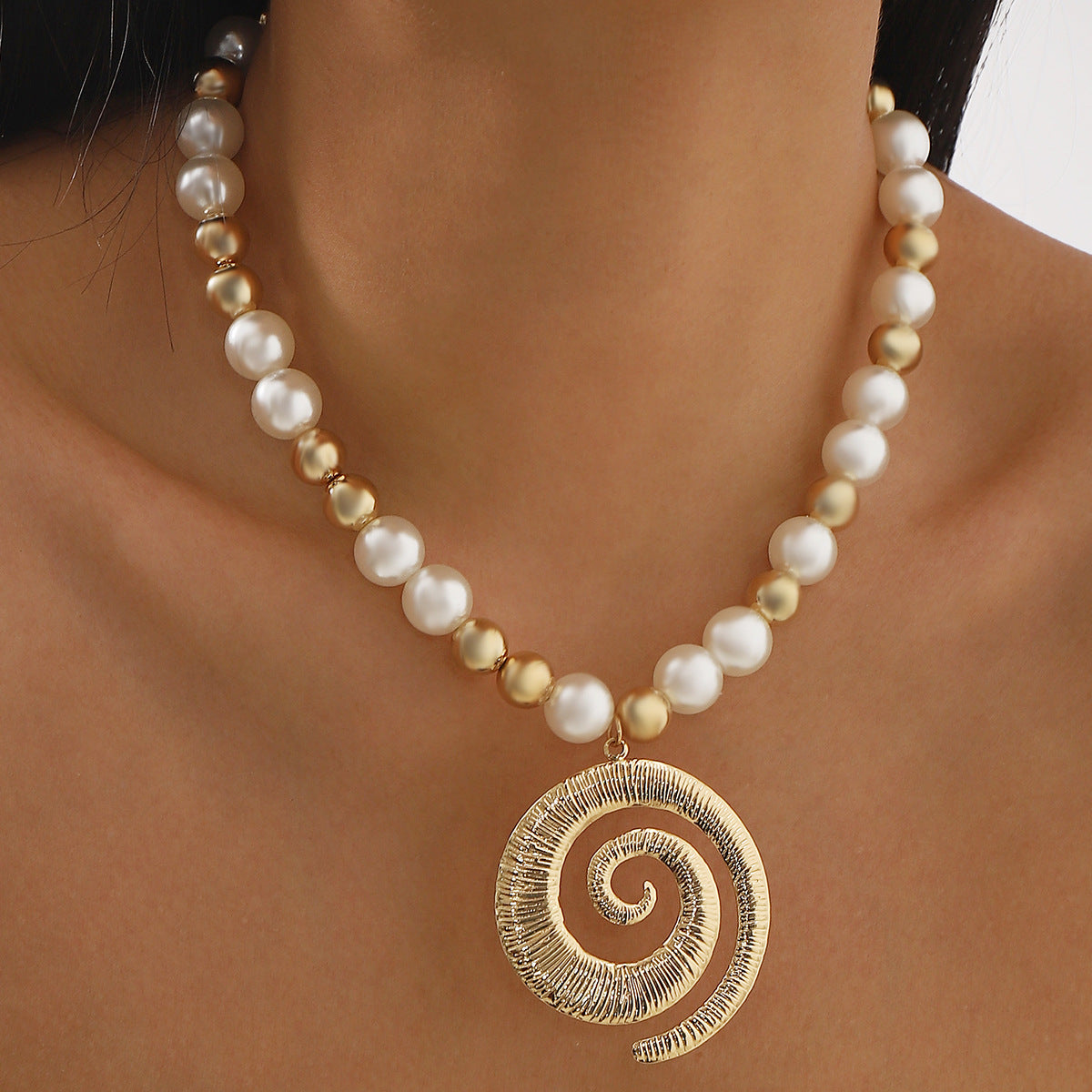 Collana da donna vintage geometrica con perle e perline, in lega con finitura placcata
