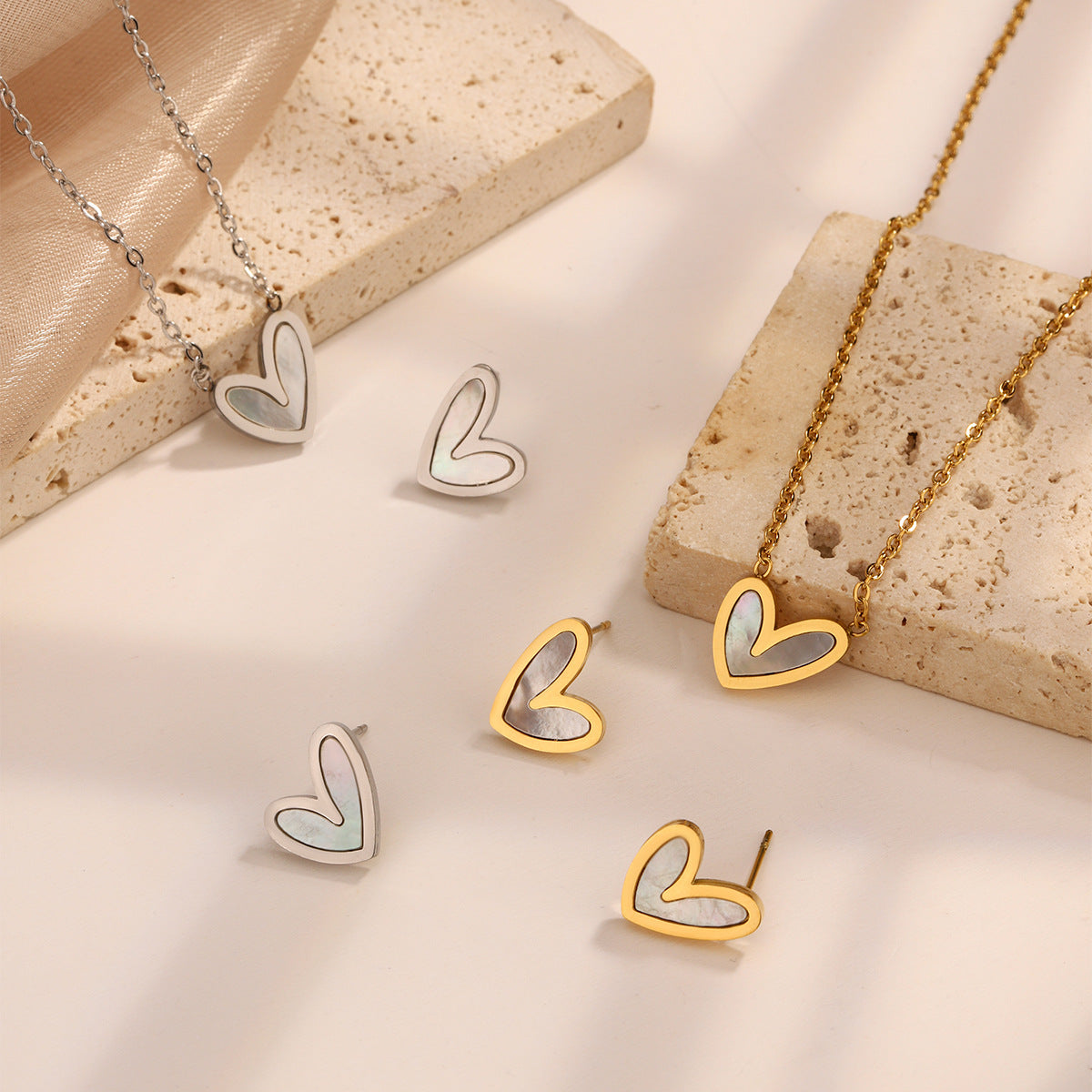 Set collana e orecchini in acciaio al titanio "Sweet Heart" per donna