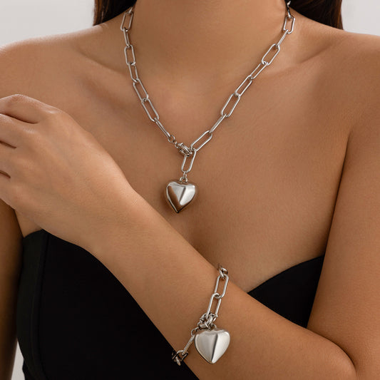 Collar en Y de cadena cruzada con dije metálico bañado, diseño geométrico de corazón dulce y atrevido para mujer