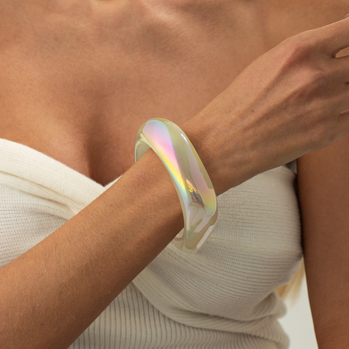 Sweet Geometric Round Resin Plated Bangle Bracelet Gradient Flash Transparent Cuff