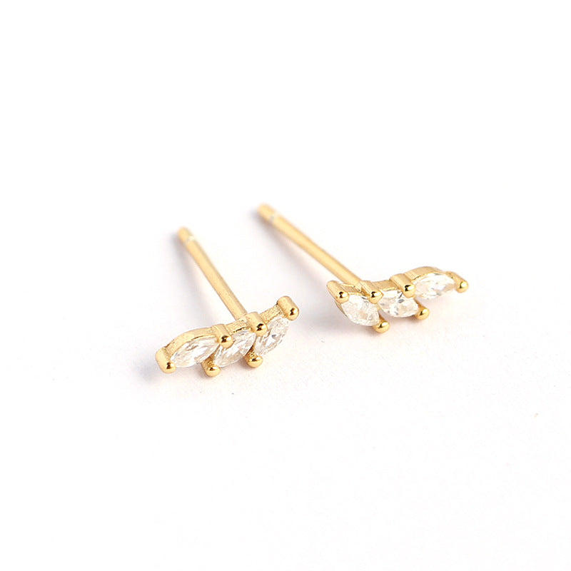 Orecchini Minimalisti in Argento Sterling 925 con Intarsio Geometrico di Zirconi Cubici