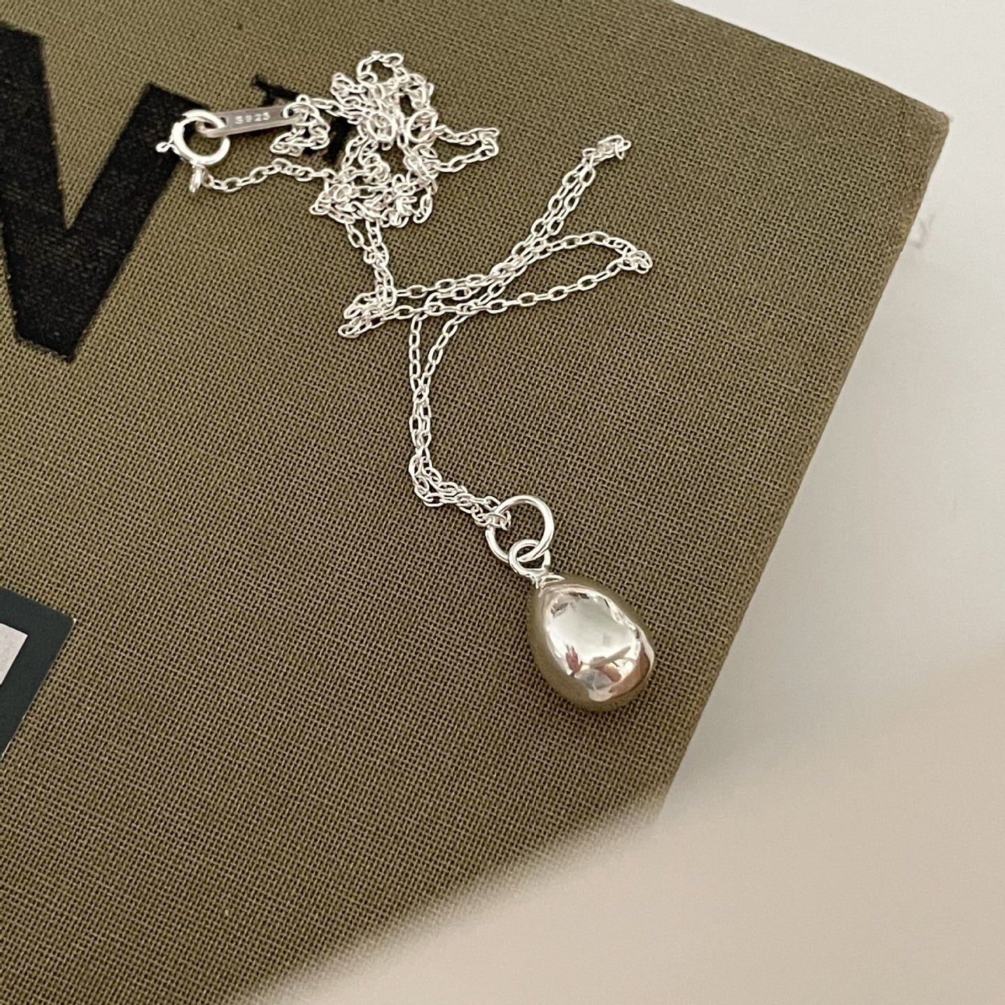 Minimalist Teardrop Pendant Necklace in 925 Sterling Silver with Geometric Accents