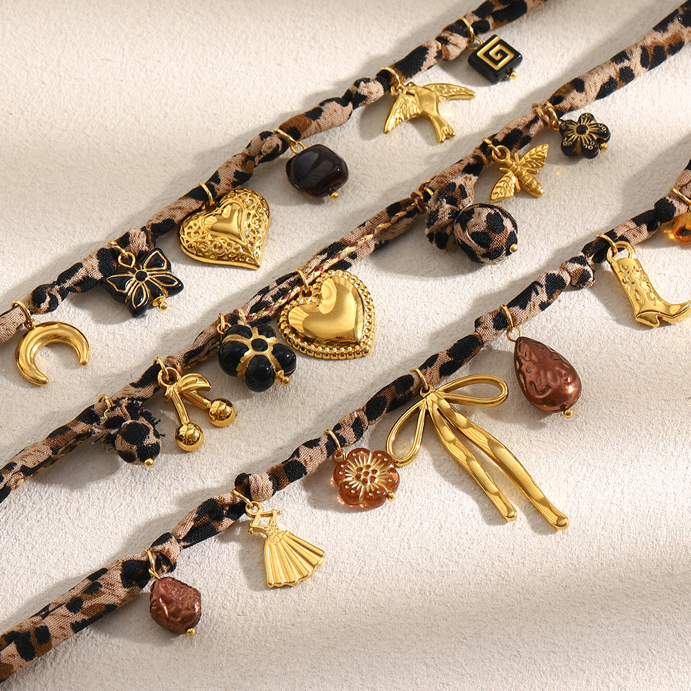 Collar con Colgante de Luna y Estampado de Leopardo Geométrico Minimalista para Mujer de Acero Inoxidable con Baño de Oro de 18K