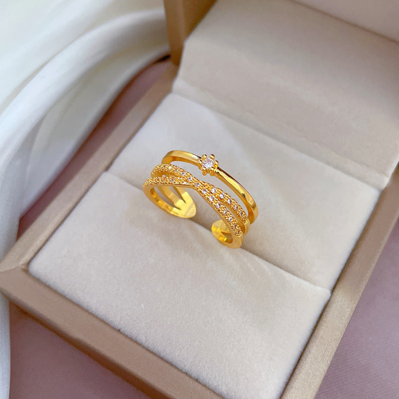 Anello da donna minimalista a forma di corona con placcatura in oro vero e intarsio di zirconi