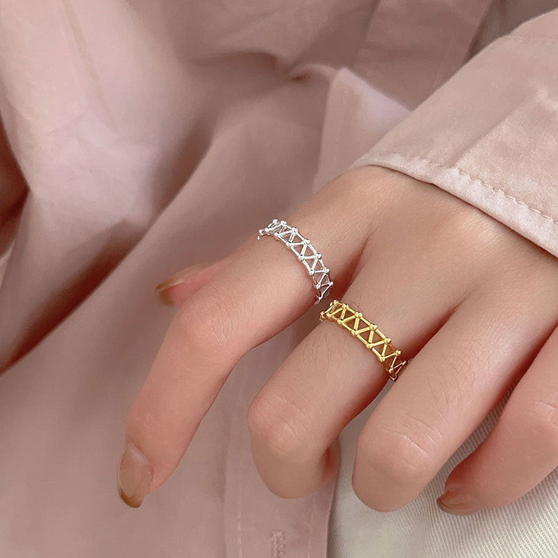 Anello Aperto a Cuore Minimalista in Argento Sterling 925 con Texture a Grana Smussata Geometrica da Donna