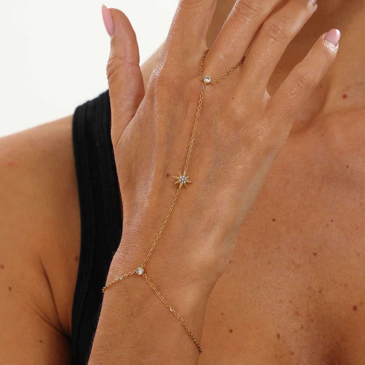 Sweet Casual PVD Rhinestone Inlaid Eight-Pointed Star Stainless Steel Finger Link Bracelet for Women
