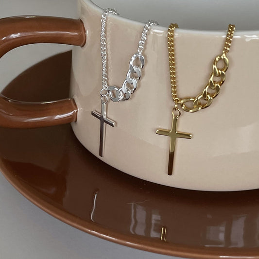 Collana con ciondolo a croce geometrico minimalista in argento sterling 925