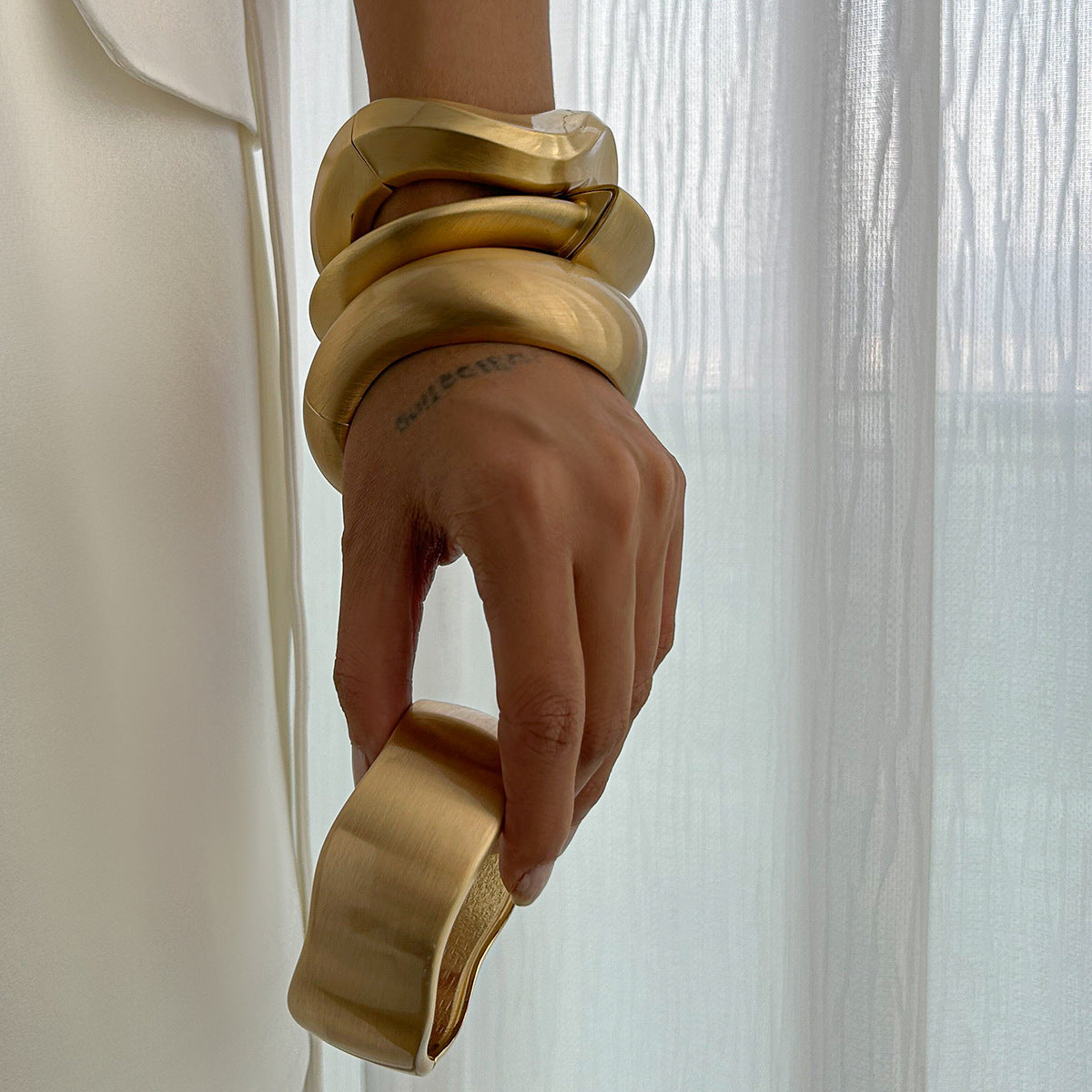 Luxury Minimalist Geometric Plated Zinc Alloy Wide Cuff Bracelet Set