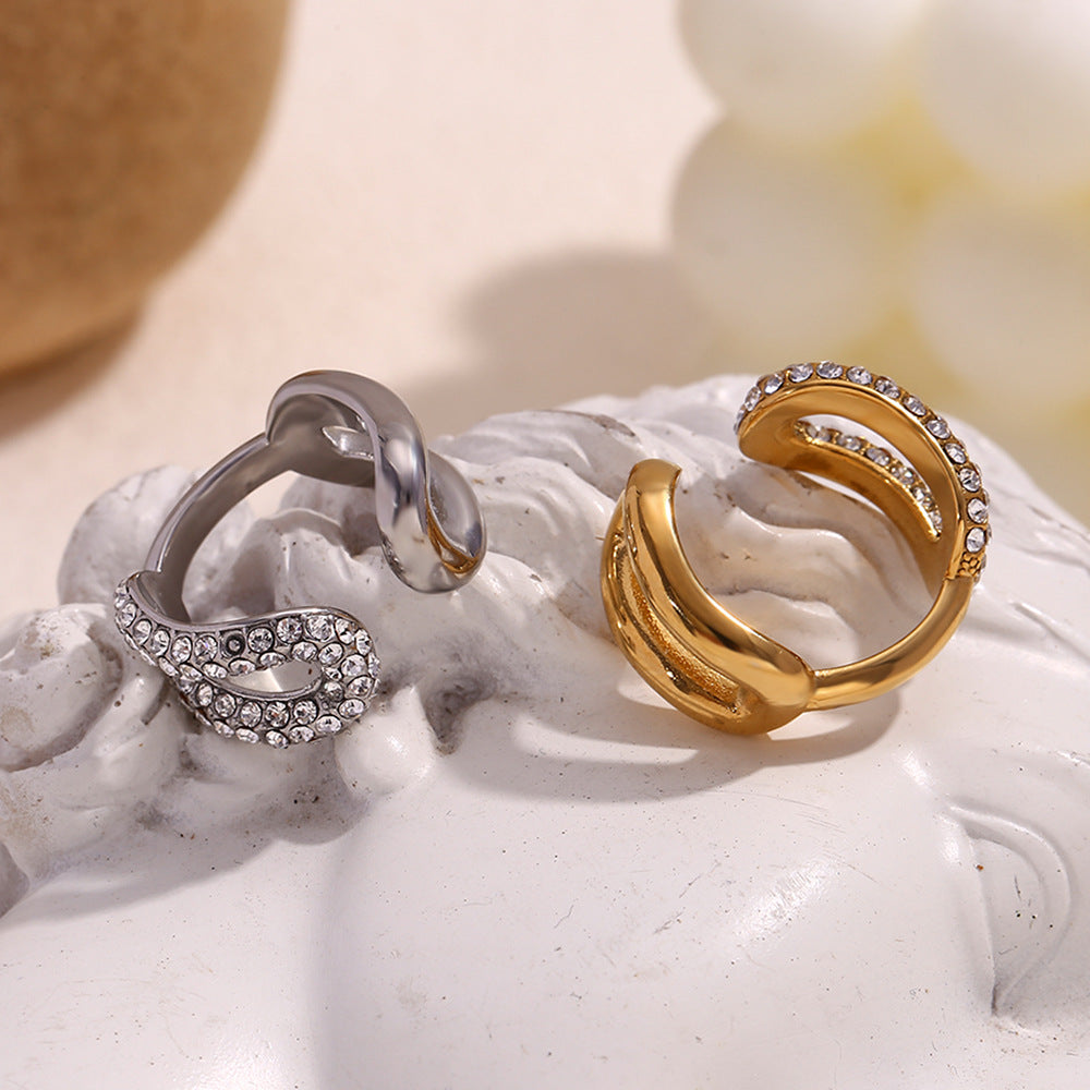 Anello da donna in acciaio inossidabile con design geometrico minimalista, placcatura in oro 18 carati e strass micro-pavé