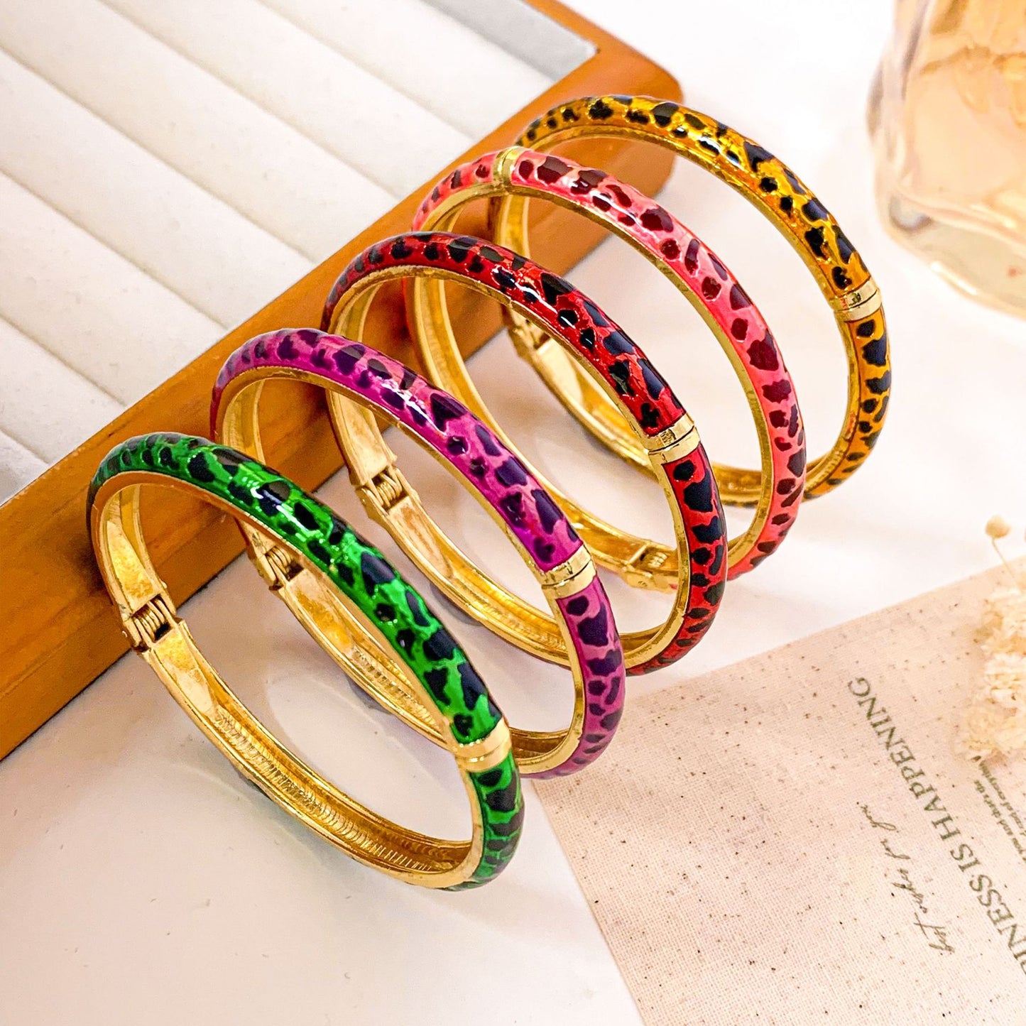 Minimalist Luxury Leopard Print Geometric Alloy Inlaid Rhinestone Open Cuff Bracelet