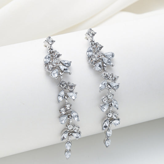 Pendientes Minimalistas de Borla de Estilo Coreano con Tachuelas de Aleación en Forma Floral con Incrustaciones de Zirconia