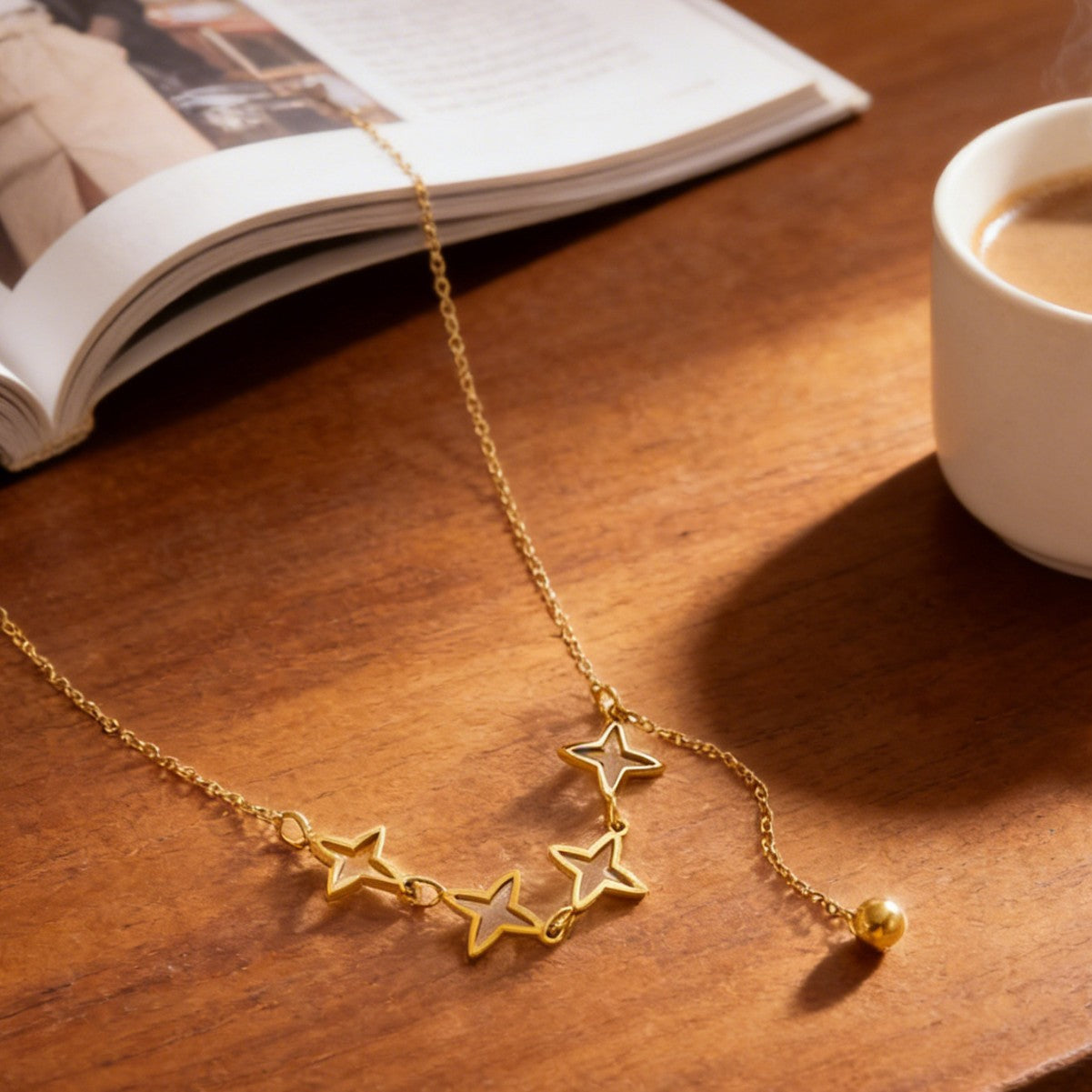 Collar de Lujo con Colgante de Estrella de Acero Inoxidable con Baño de Oro de 18K y Borla para Mujer