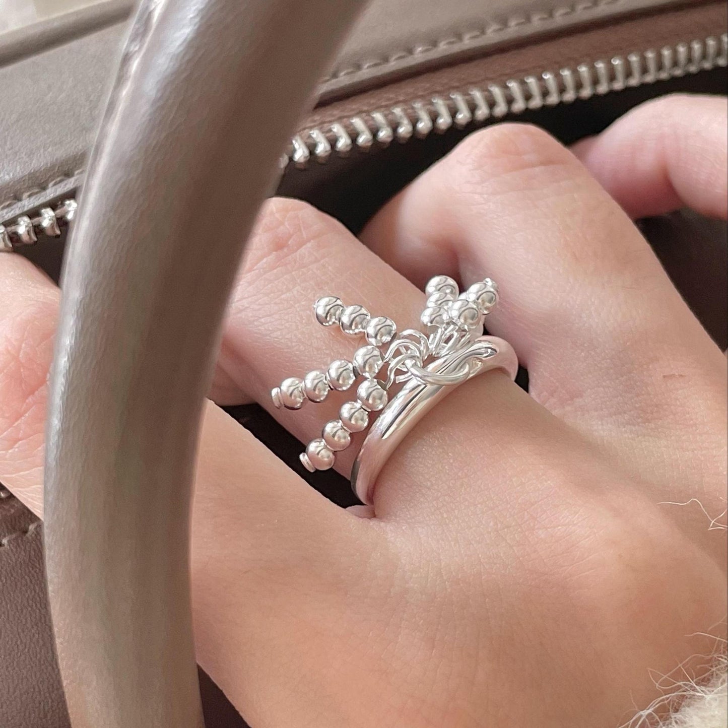 Anillo minimalista con borla de plata de ley S925 y cuentas con detalles de perlas para mujer