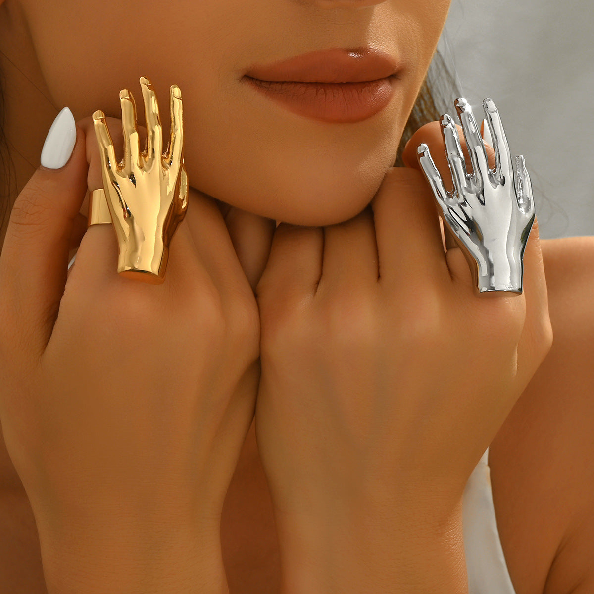 Anillo Abierto Minimalista con Forma de Mano para Mujer, de Aleación de Zinc con Acabado Chapado, Accesorio de Moda Lujoso y Ligero