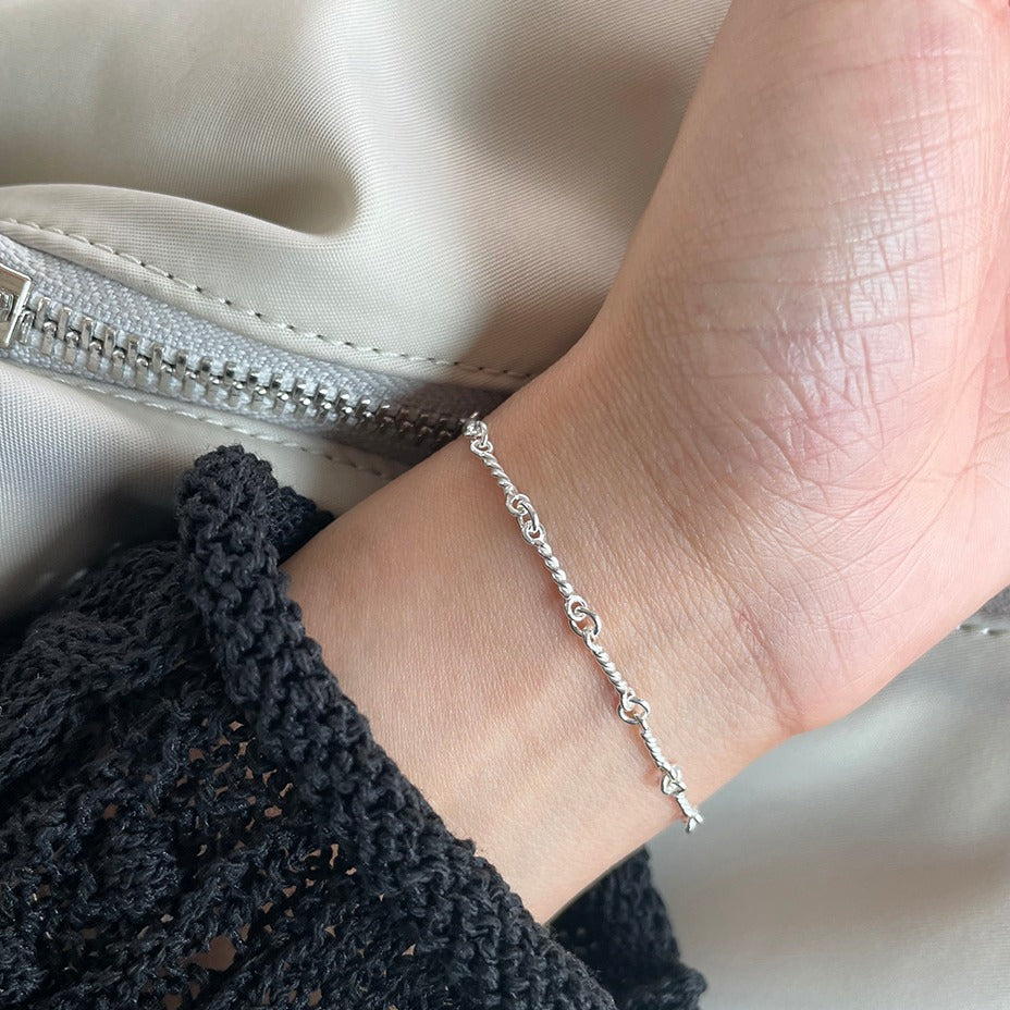 Minimalist Twisted Wire Bracelet for Women in Sterling Silver 925 with Plated Finish
