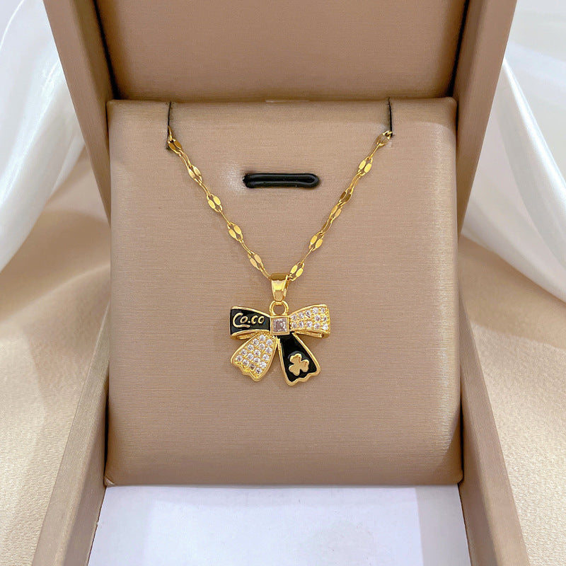 Collar geométrico minimalista de acero de titanio dulce con colgante incrustado de diamantes de imitación para mujer