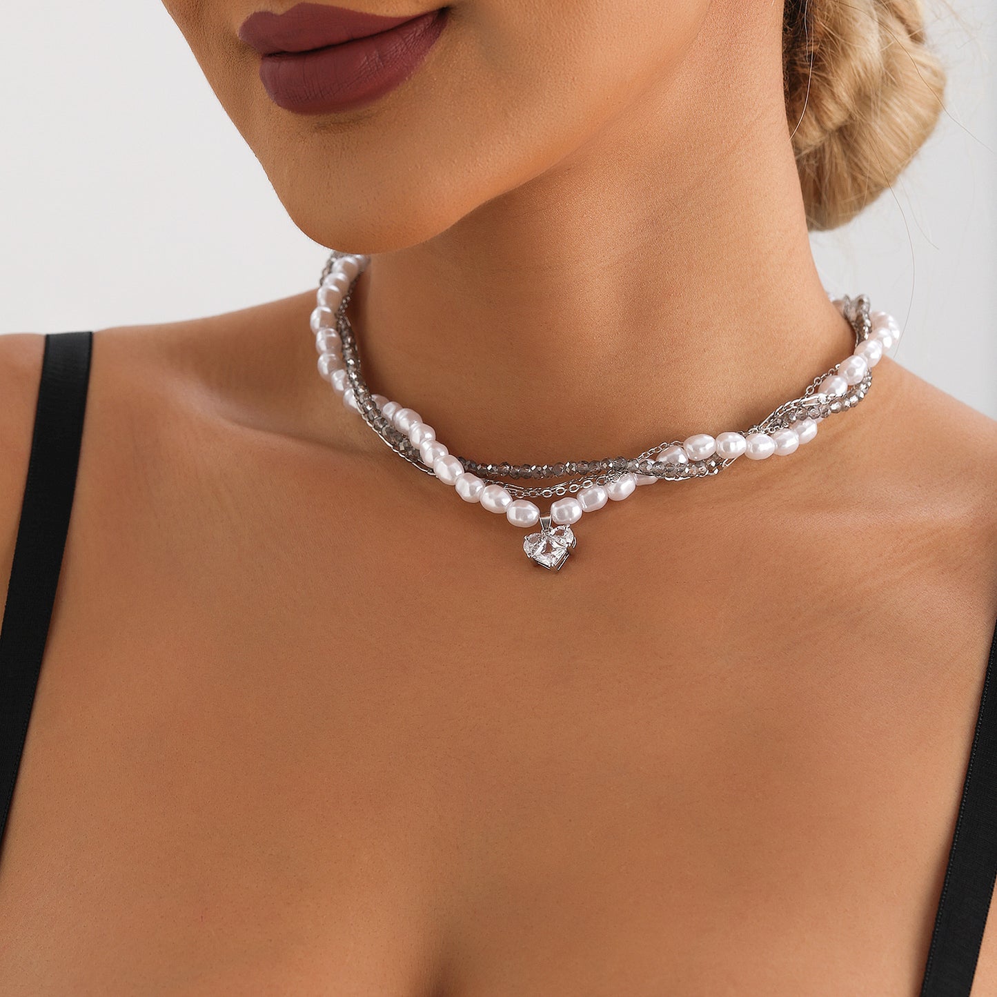Fashion Minimalist Heart-Shaped Alloy Pendant Necklace with Plated Finish for Women Locket Chain Multi-Layer Clavicle Jewelry
