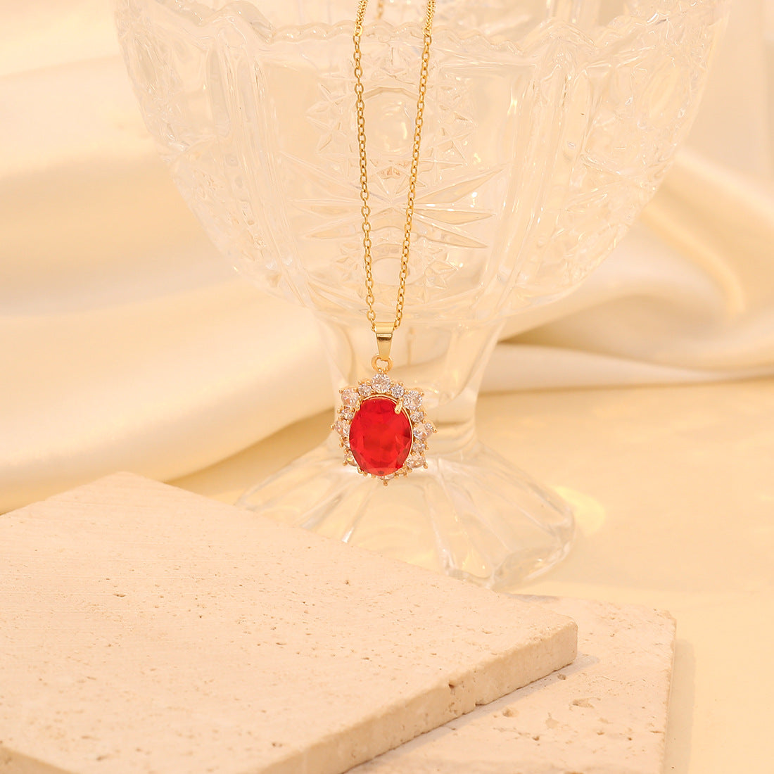 Elegant Oval-Shaped Stainless Steel Pendant Necklace with Full Rhinestone Inlay for Women
