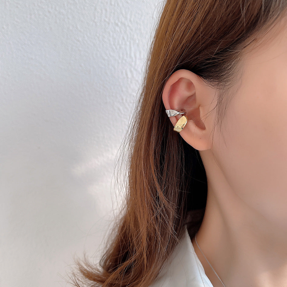 Aretes de clip de plata con cara irregular minimalista para mujer de plata de ley S925 chapados en oro