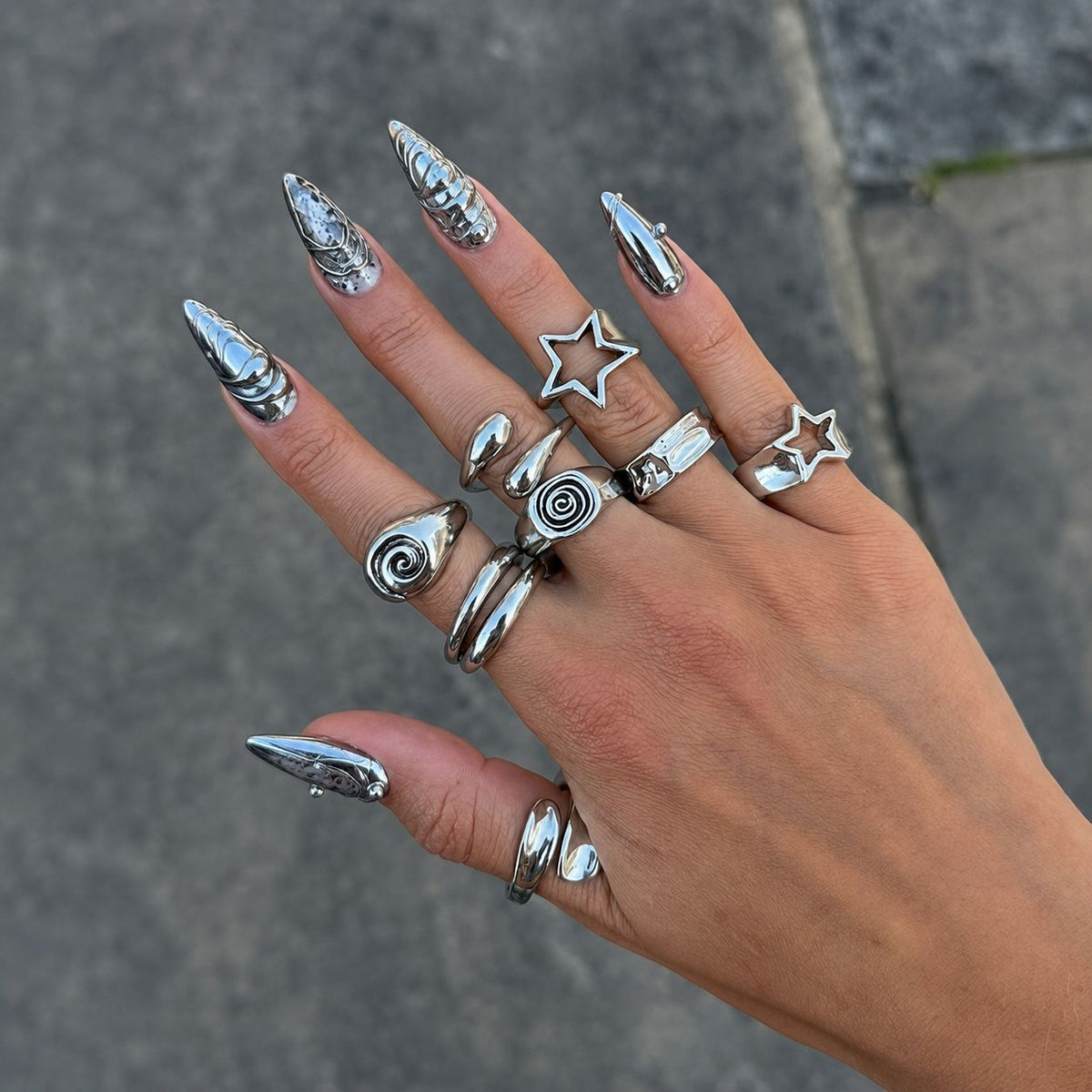 Minimalist Hip-hop Geometric Star Hollow Spiral Plated Zinc Alloy Ring for Women