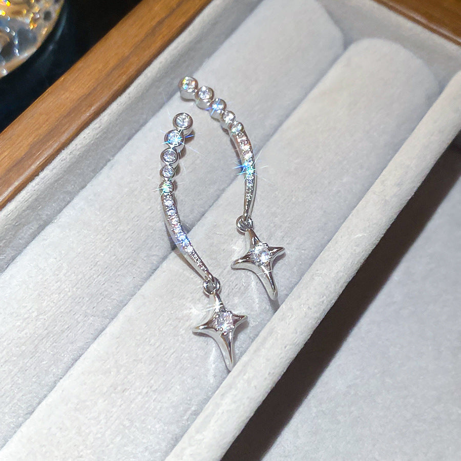 Orecchini da donna minimalisti in ottone a forma di stella con zirconi e perni in acciaio inossidabile