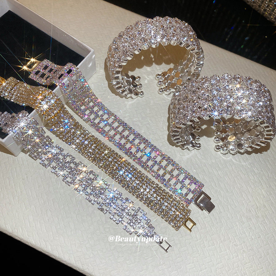 Pulsera redonda de metal minimalista con incrustaciones de diamantes de imitación para mujer, brazalete elegante de estilo de lujo