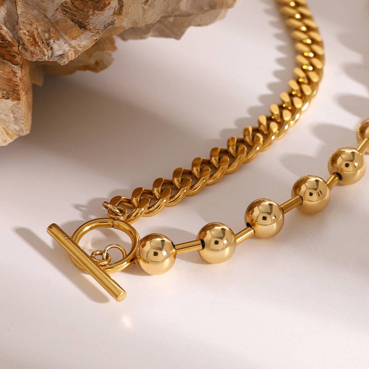 Minimalist 18K Gold Plated Geometric Round Stainless Steel Necklace with Titanium Steel Pendant for Women