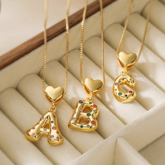 Collana Pendente Minimalista a Lettera in Rame Placcato Oro 18K con Intarsio di Zirconi per Donna