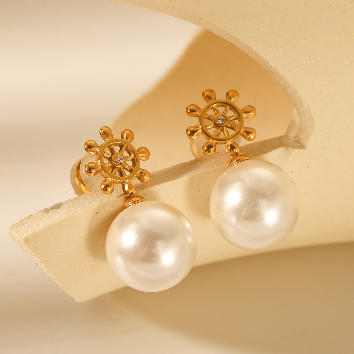 Ins Style 18K Gold Plated Stainless Steel Geometric Ship Wheel Stud Earrings with Rhinestone and Pearl for Women