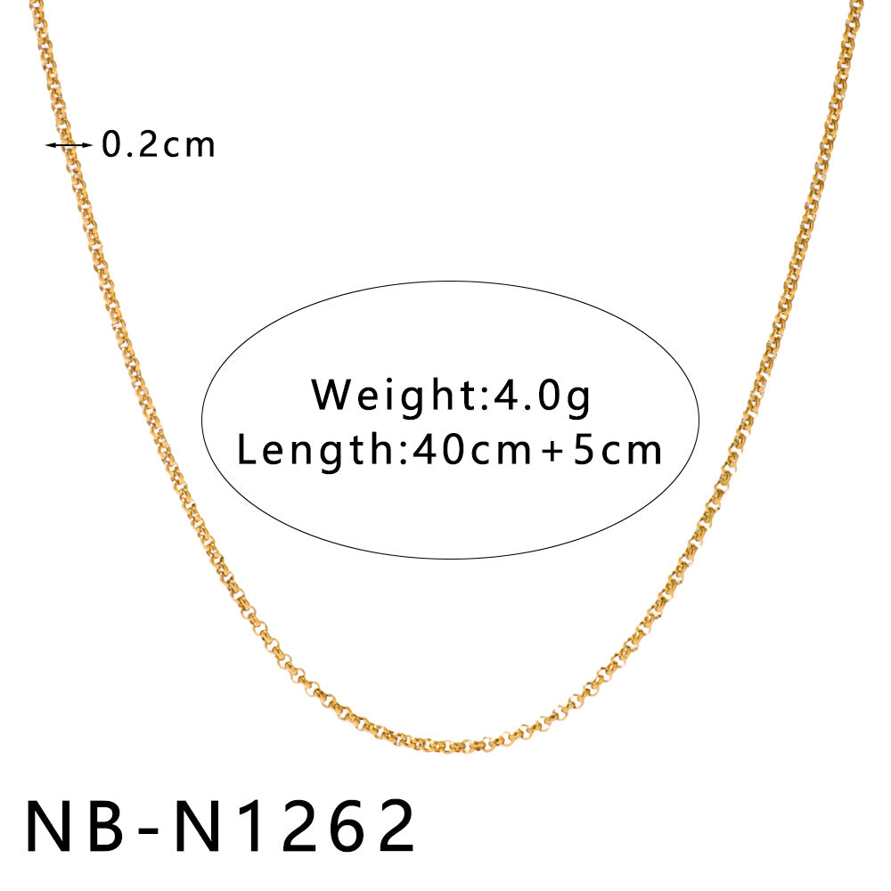 Collana con pendente geometrico minimalista da donna con design a intaglio, catena in acciaio inossidabile e finitura placcata sottovuoto in oro 18 carati