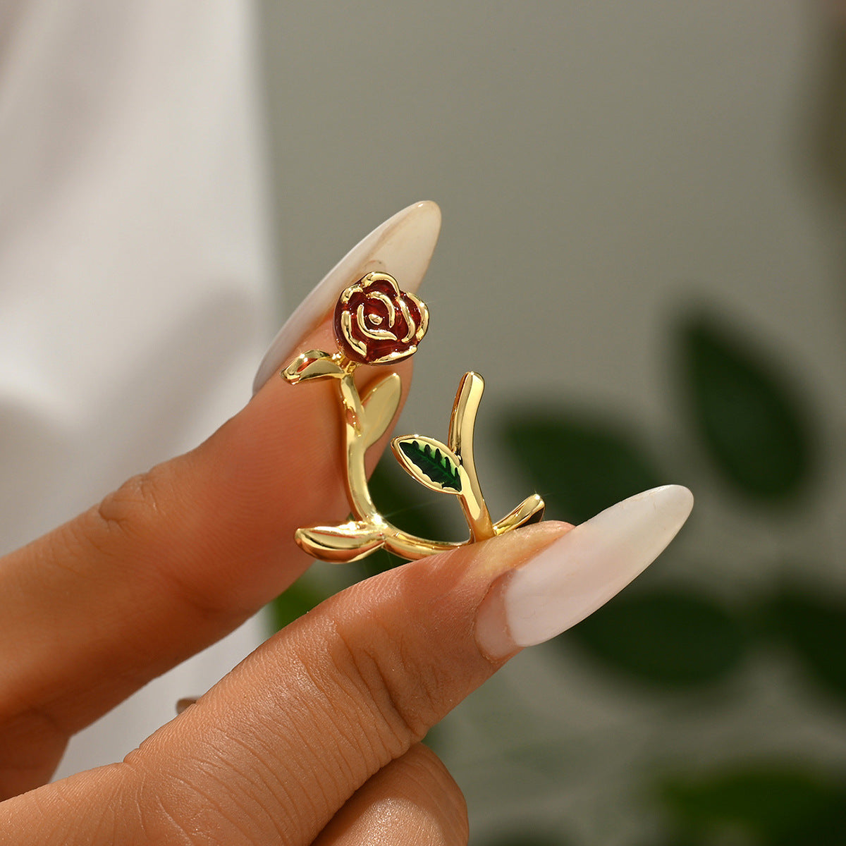 Anillo de cobre esmaltado con diseño minimalista de rosa floral para mujer, ajustable, accesorio de moda