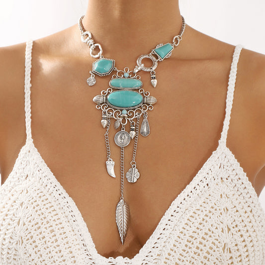 Collar étnico con colgante geométrico de aleación con incrustaciones de turquesa en cadena de serpiente, diseño vintage