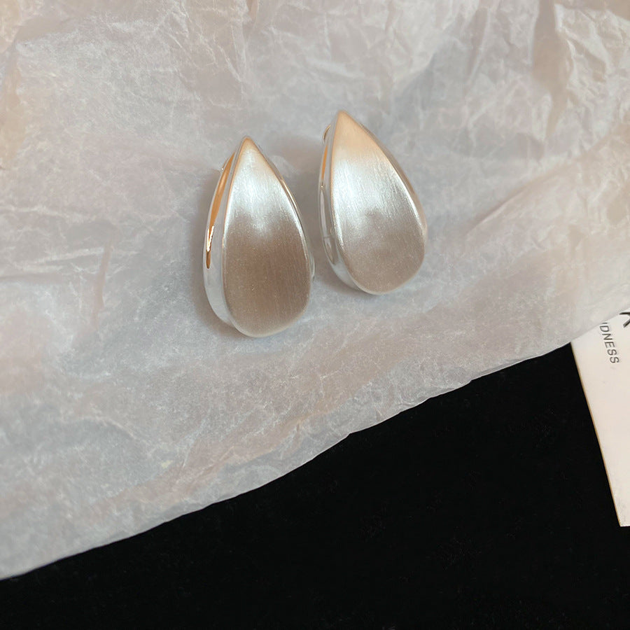 Orecchini a Nappa Geometrici Minimalisti in Metallo Placcato con Perni in Argento Sterling