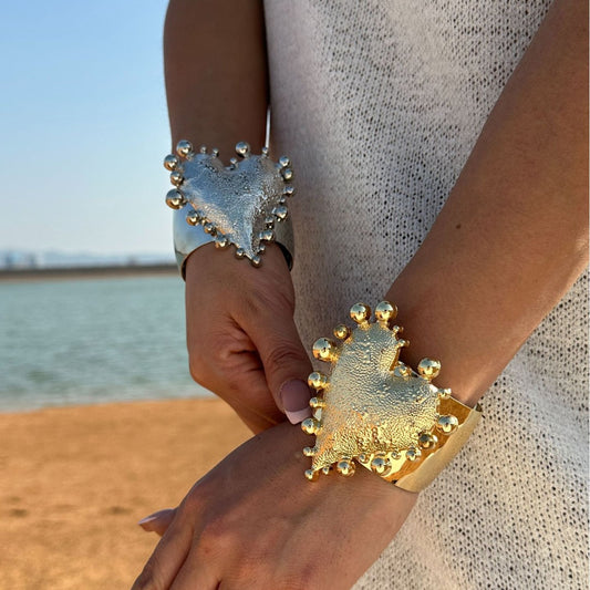 Vintage Luxury Heart Shaped Plated Alloy Wide Cuff Bracelet for Women