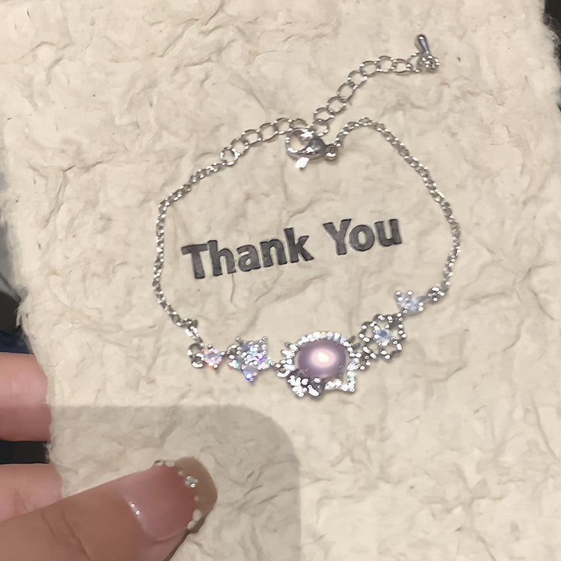Elegante bracciale da donna con fiore geometrico e accenti in zircone, in rame placcato, stile trendy da ufficio, gioiello versatile e lussuoso per la mano