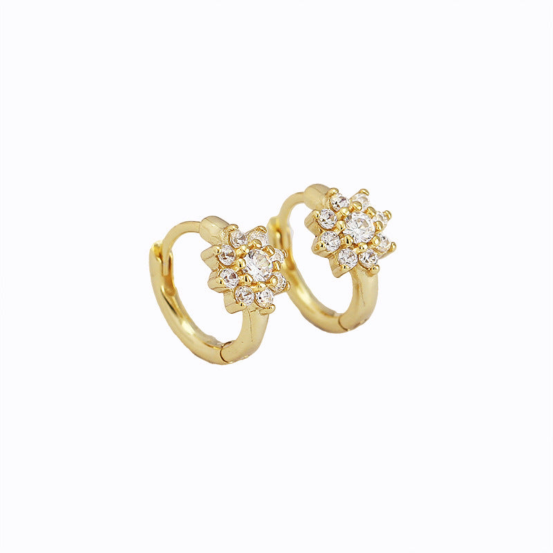 Minimalist Floral Silver Stud Earrings with Rhinestone Inlay for Women S925 Sterling Silver Daisy Design Lightweight Luxury Ear Jewelry