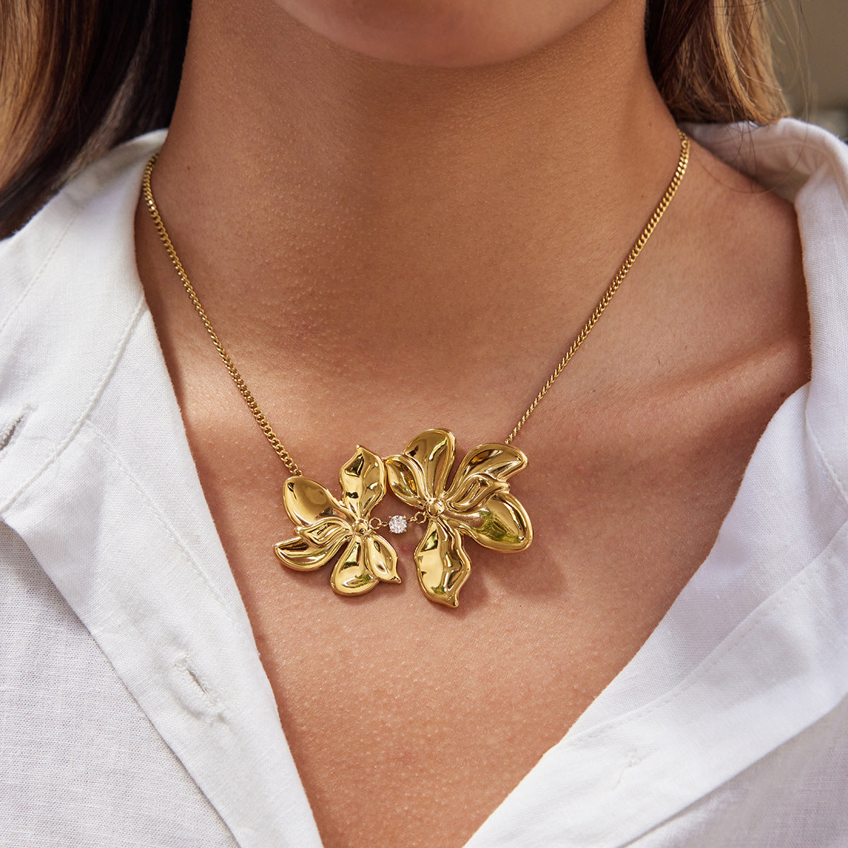 Collana con Ciondolo Geometrico in Acciaio al Titanio con Placcatura in Rodio da Donna, Accessorio di Moda Minimalista