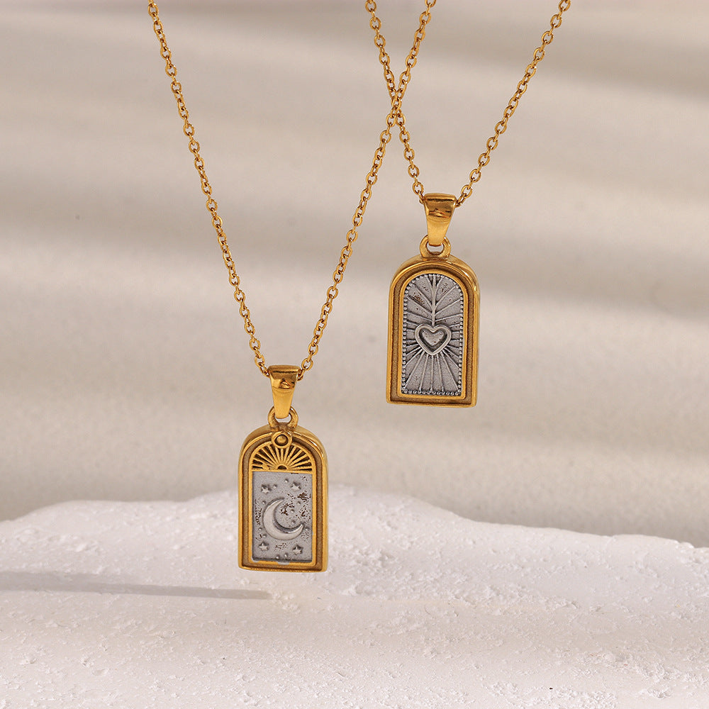 Collar Colgante Geométrico Minimalista de Acero Inoxidable con Baño de Oro de 18K, Diseño de Corazón, Luna y Tarot para Mujer